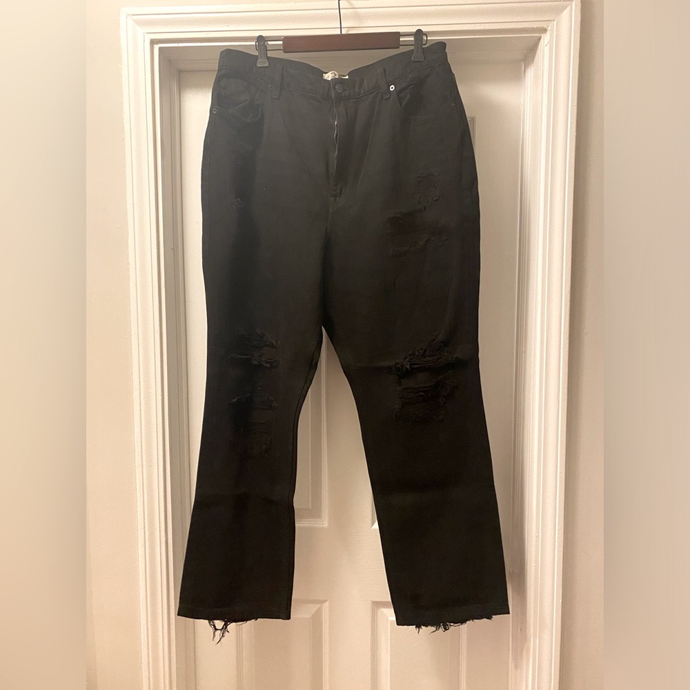 We The Free Distressed Black jeans - raw hem - crvy - 35